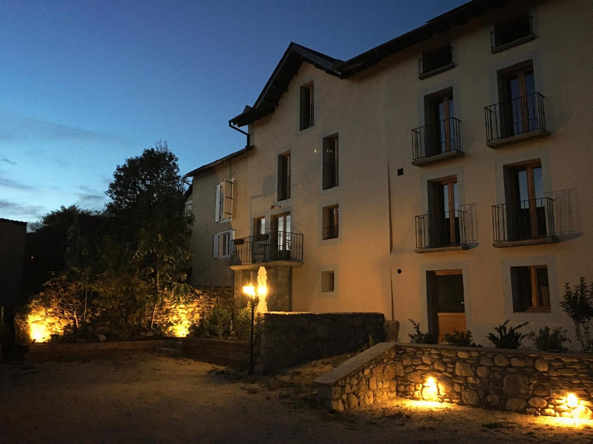 Domaine Agricole Cotze / Casa Rural Enveitg Buitenkant foto